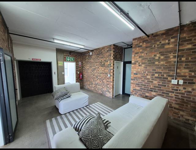 180M² OFFICE TO LET IN KRAMERVILLE